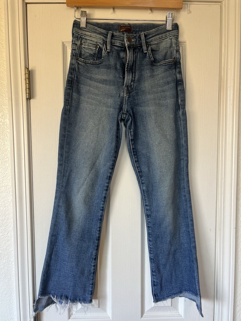 MOTHER The Insider Crop Step Fray Jeans in Night On A Shiny White Vespa Size 23